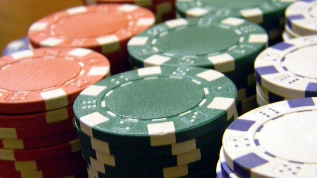 Les mains du poker, de la plus faible à la plus forte